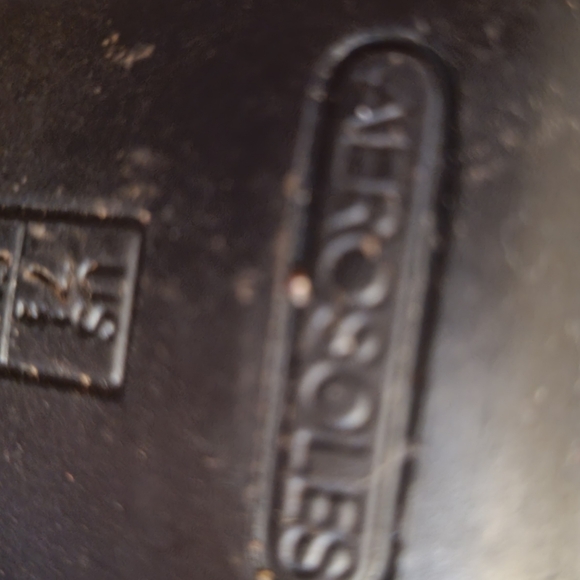 Aerosole suede pumps size 7 1/2 - Picture 6 of 7